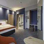 Express - By Ihg Hotel 3*
