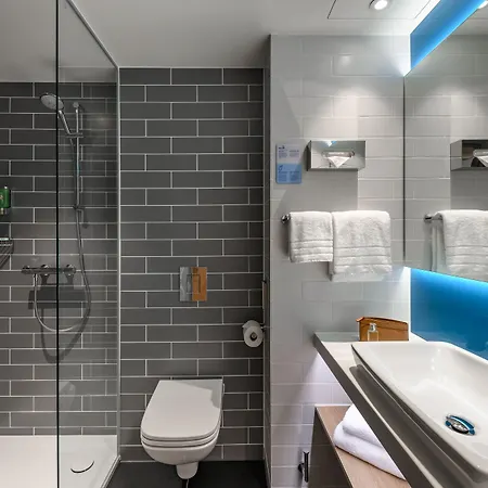 Express - By Ihg فندق 3*