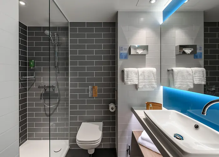 Express - By Ihg Hotel 3*