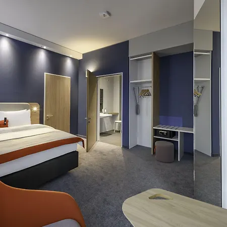 Express - By Ihg Hotel 3*