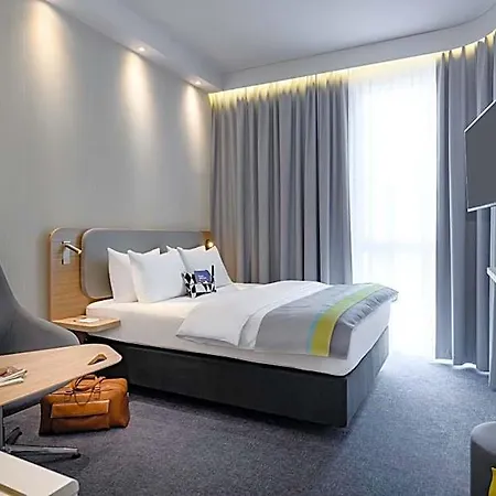 Express - By Ihg Hotel 3*