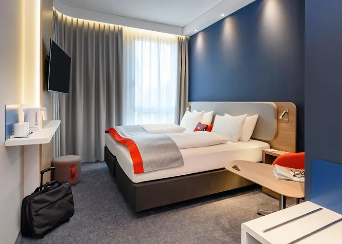 Express - By Ihg Hotel 3*